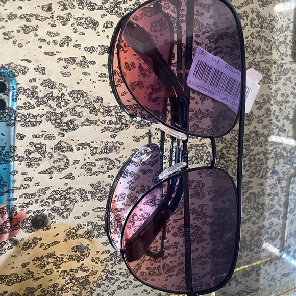 Quay Australia Black and Pink Sunglasses - Picture 3 of 8